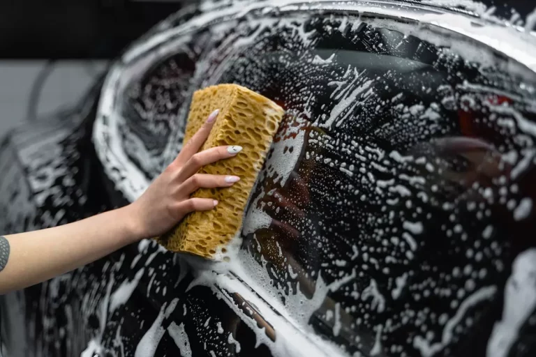 Myjnie samochodowe w mieście Skarżysko-Kamienna: Sprawdź najlepsze miejsca do czyszczenia swojego pojazdu!