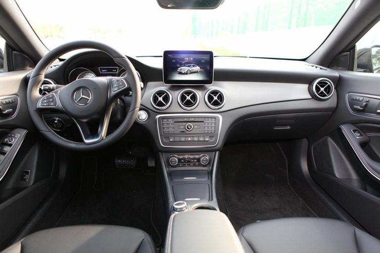 Opel Adam - Wymiana Wkładu Lusterka dla Bezpiecznej Jazdy